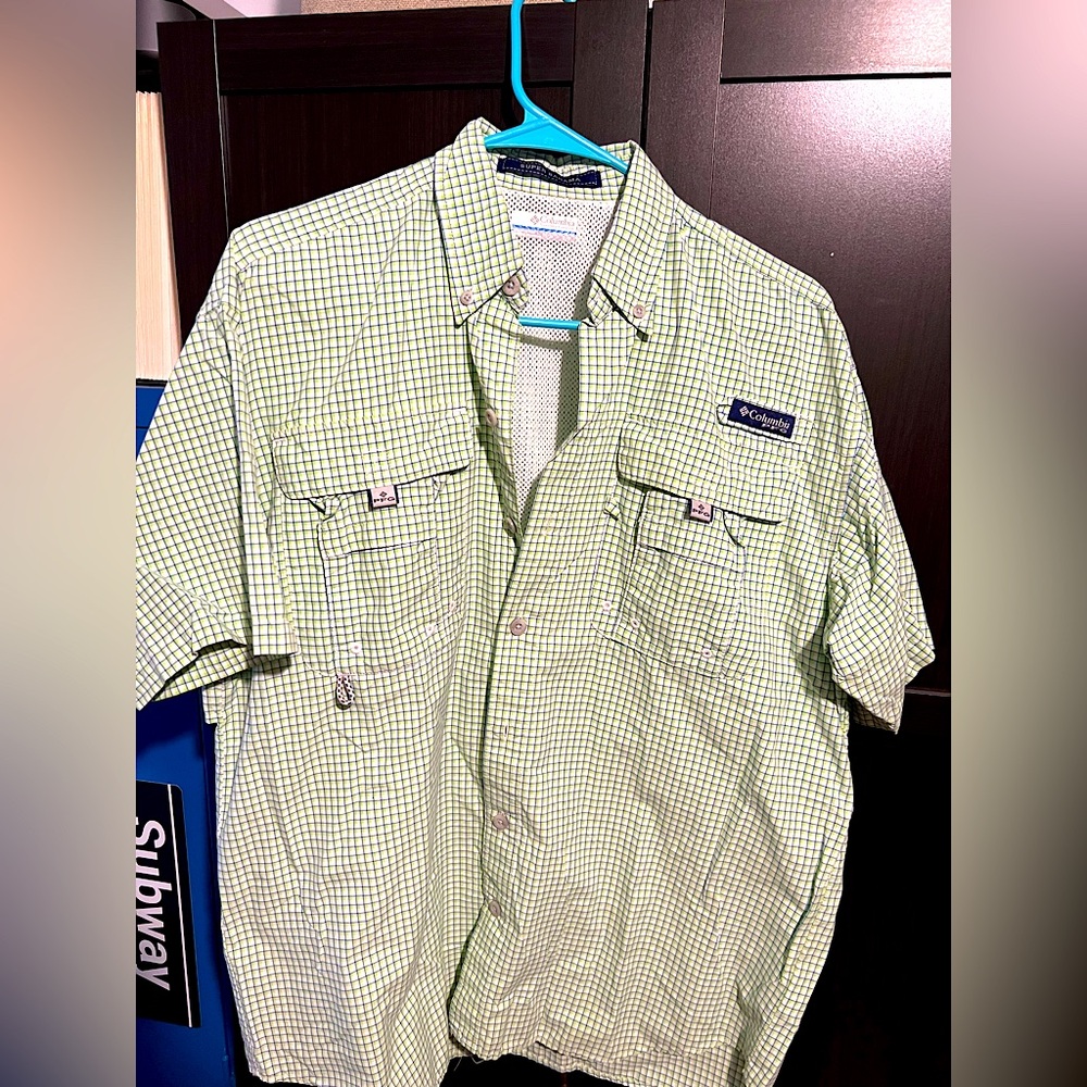 TWO Columbia button up Omni Shade shirts